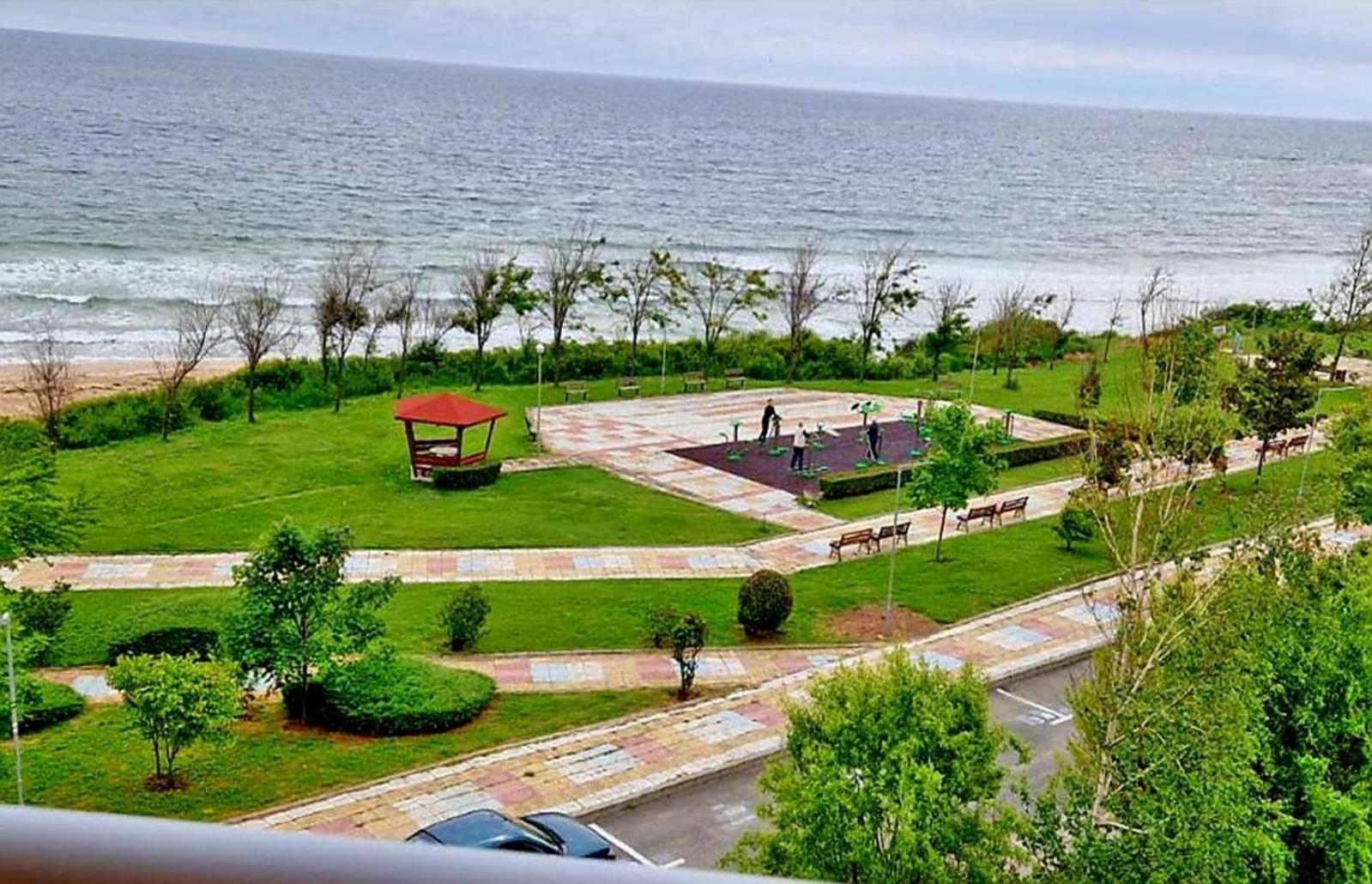 Амон Ра Hotell Primorsko Eksteriør bilde